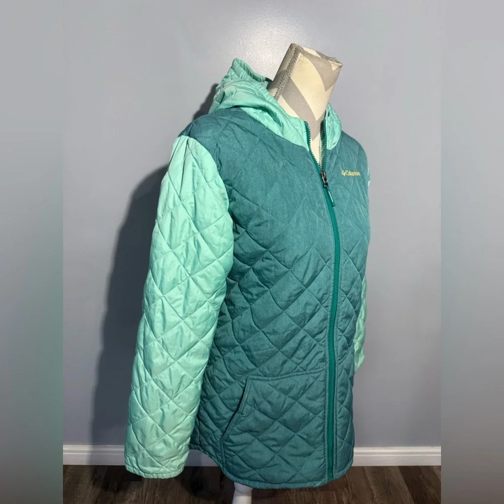 Columbia‎ Two-Tone Quilted Jacket in Teal and Light Green